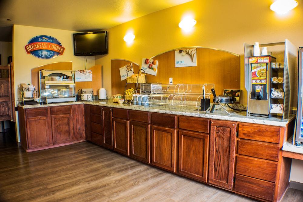 Baymont By Wyndham Yreka Hotel Exterior photo