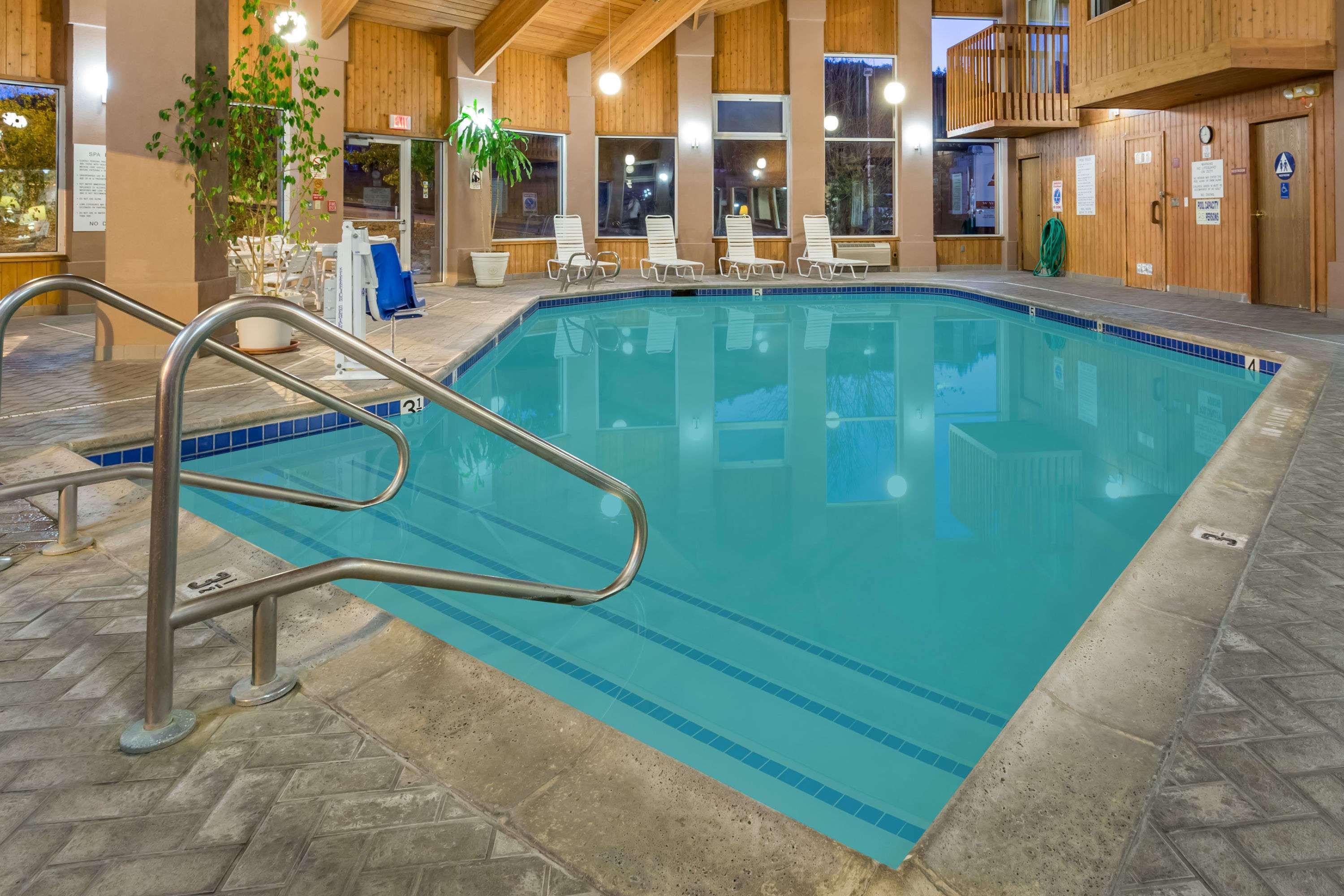 Baymont By Wyndham Yreka Hotel Exterior photo
